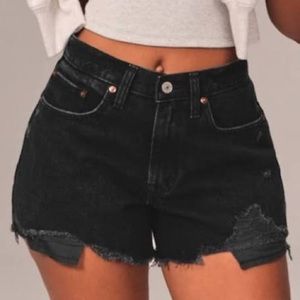 Abercrombie & Fitch Curve Love Mid Rise Boyfriend Short